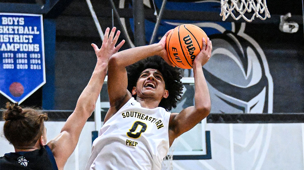 Beckham Black drives to the bucket