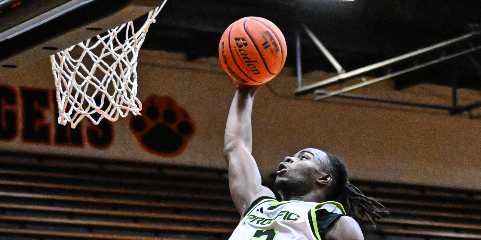 Caleb Holt #6 on ESPN Top 10 list with the break away dunk for Prolific Prep