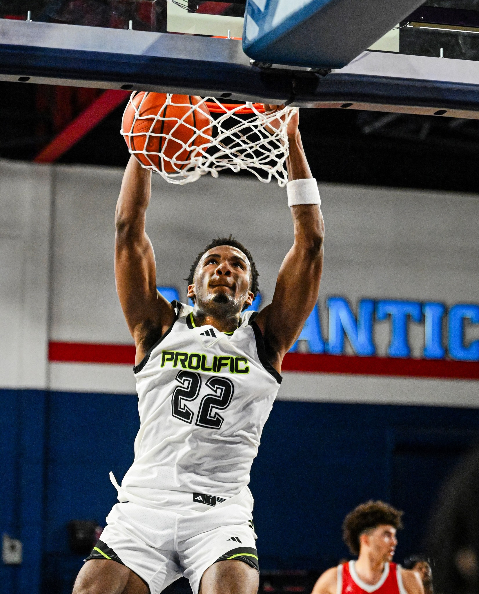 Darryn Peterson dunks against Columbus High School in big win.