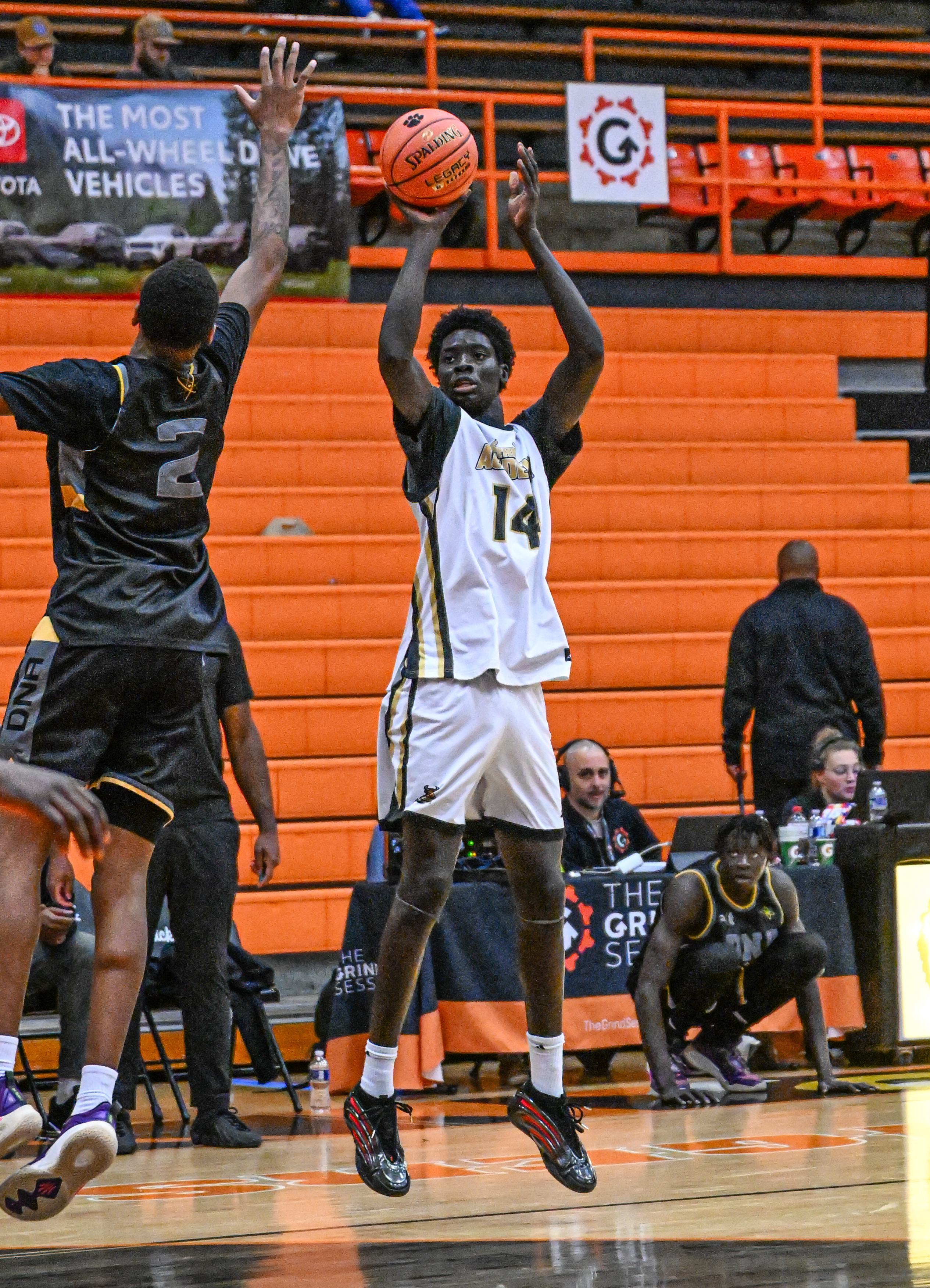 Fallilou Mbengue hits a three for Central Florida