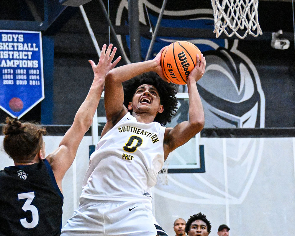 Beckham Black drives to the bucket