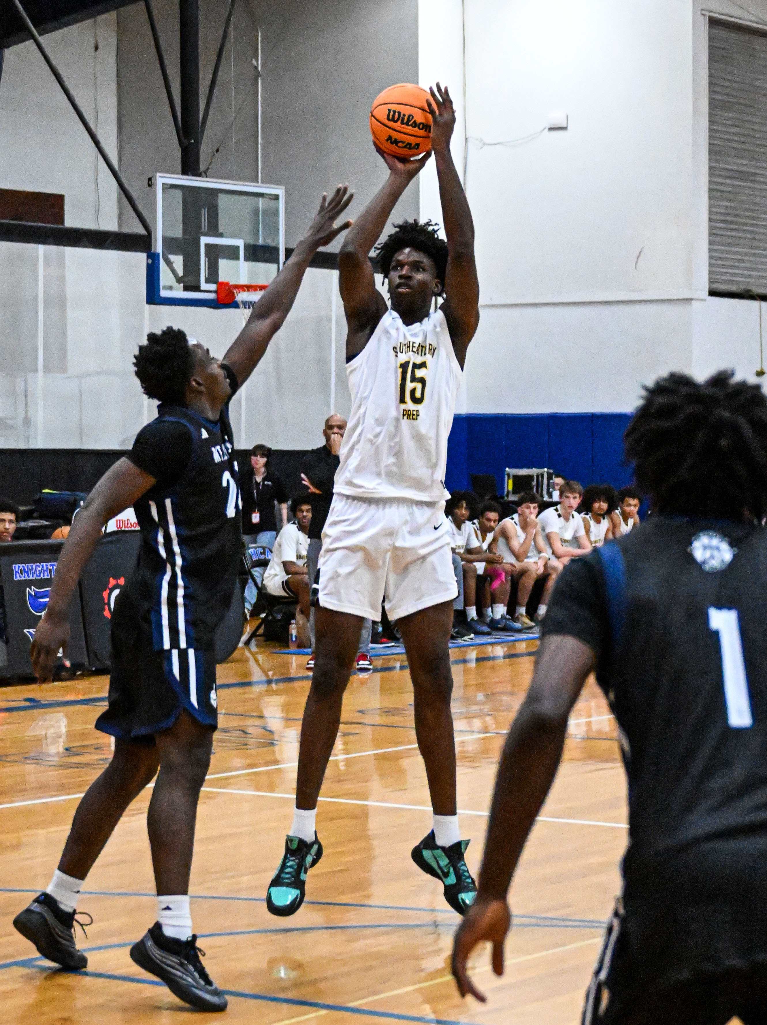 Obinna Ekezie Jr. hits the short range jumper