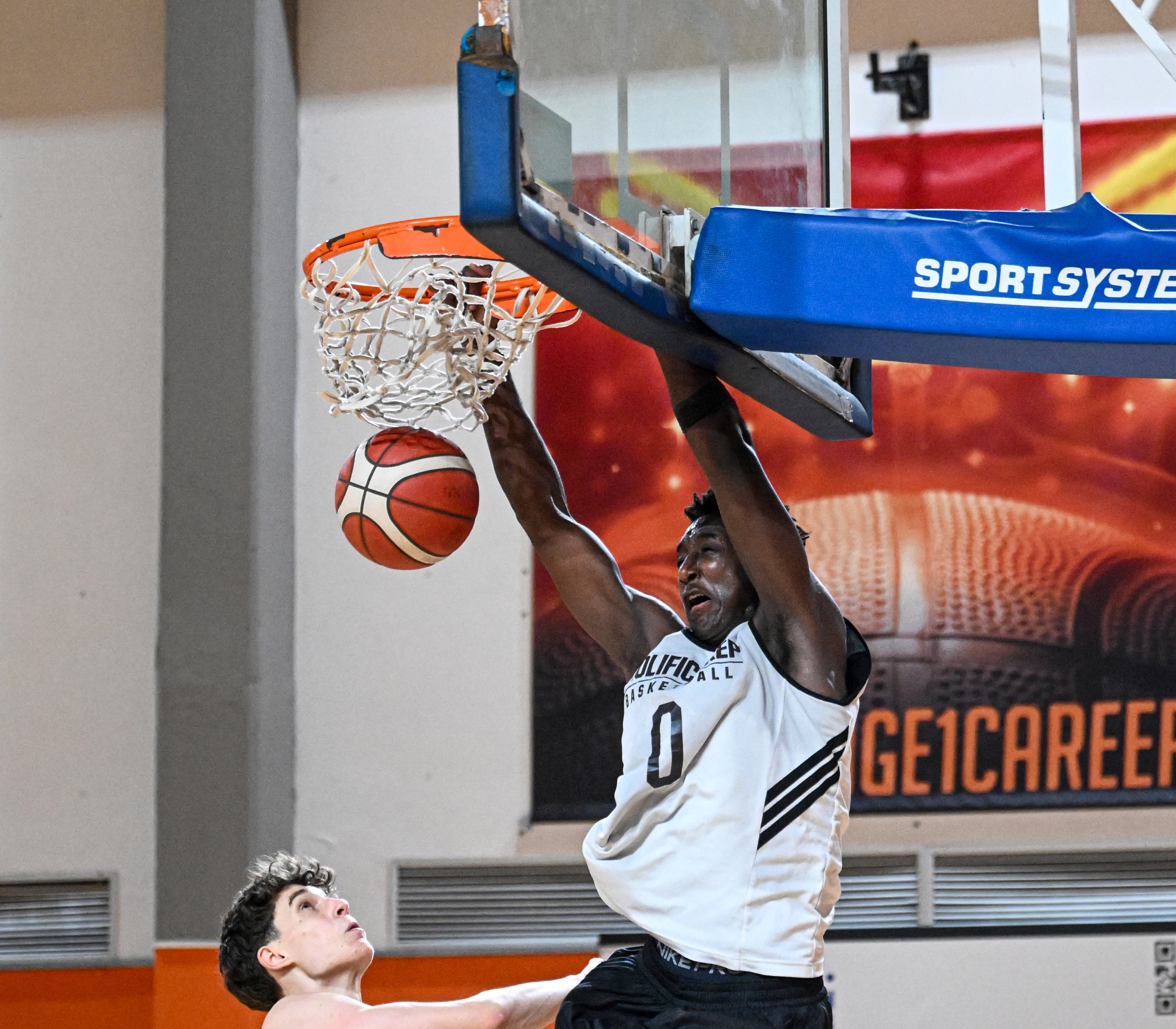 Prolific Prep's MJ Madison dunk in Italy