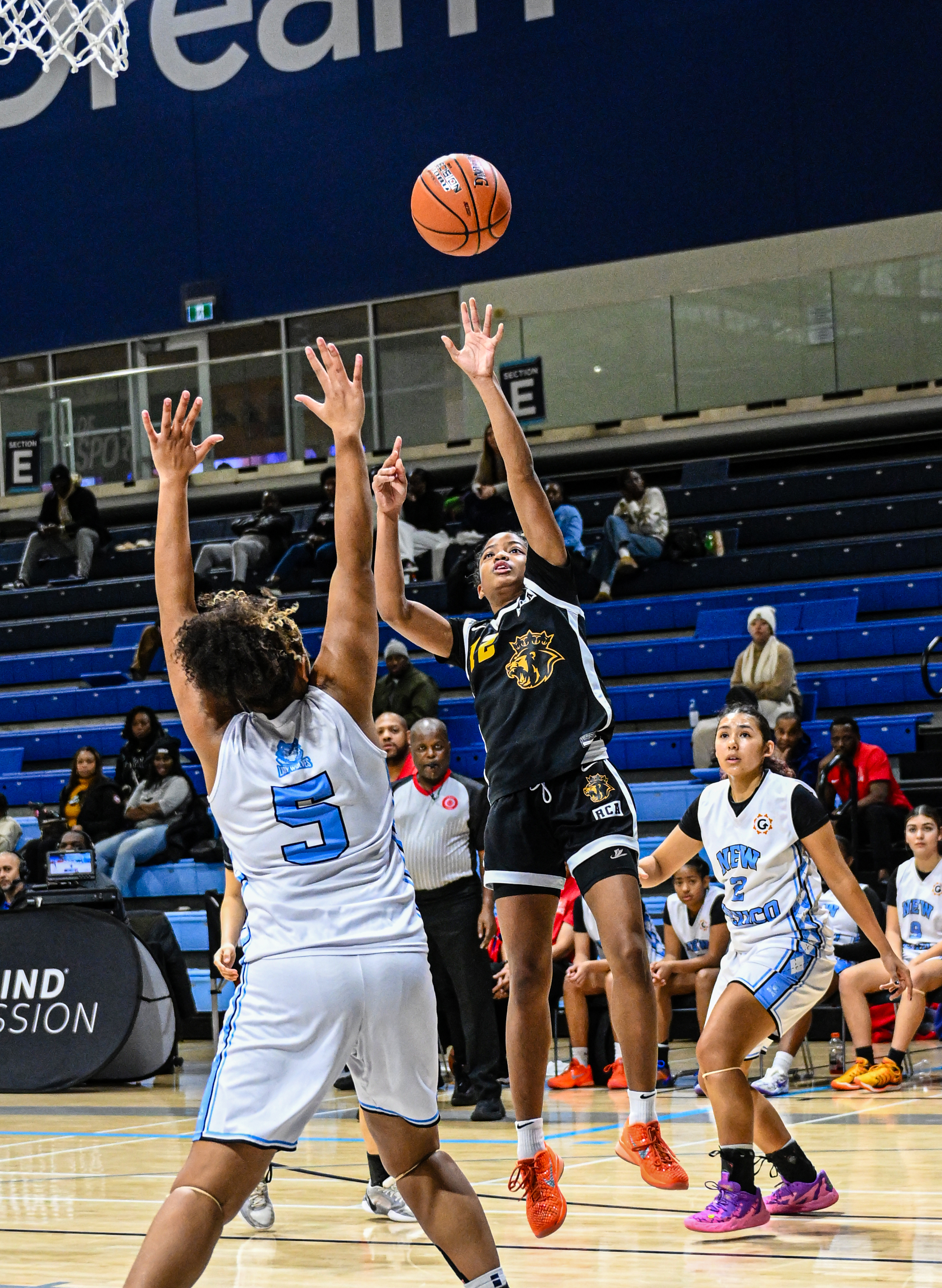 Shekinah Bonney with the running jumper