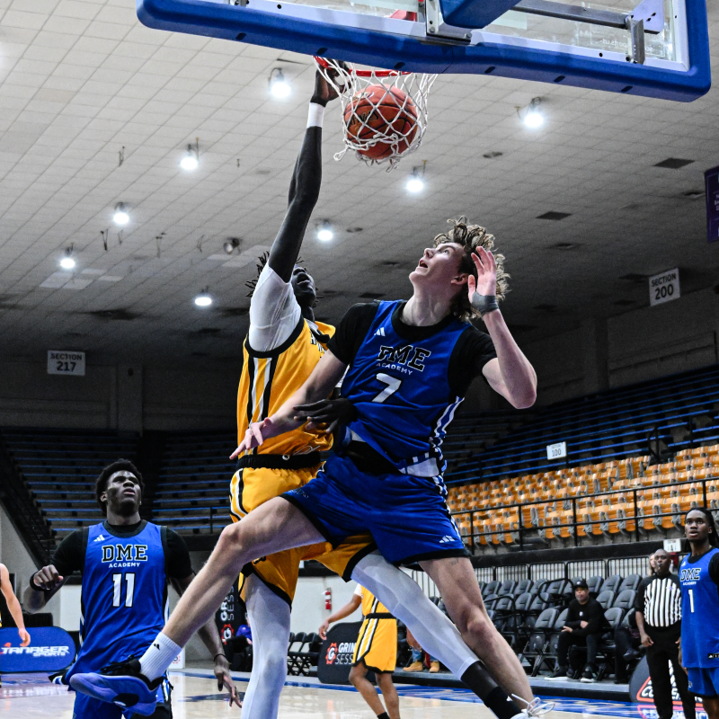 Koang Bol Kuany with the one handed throw down 